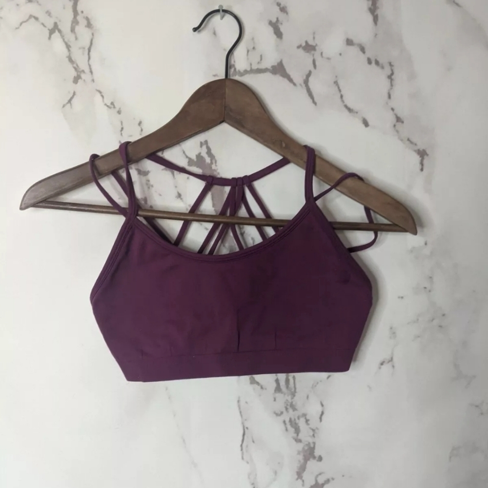 Fabletics Sports Bra Women XS Red Burgundy Strappy Criss Cross Y Square Neck